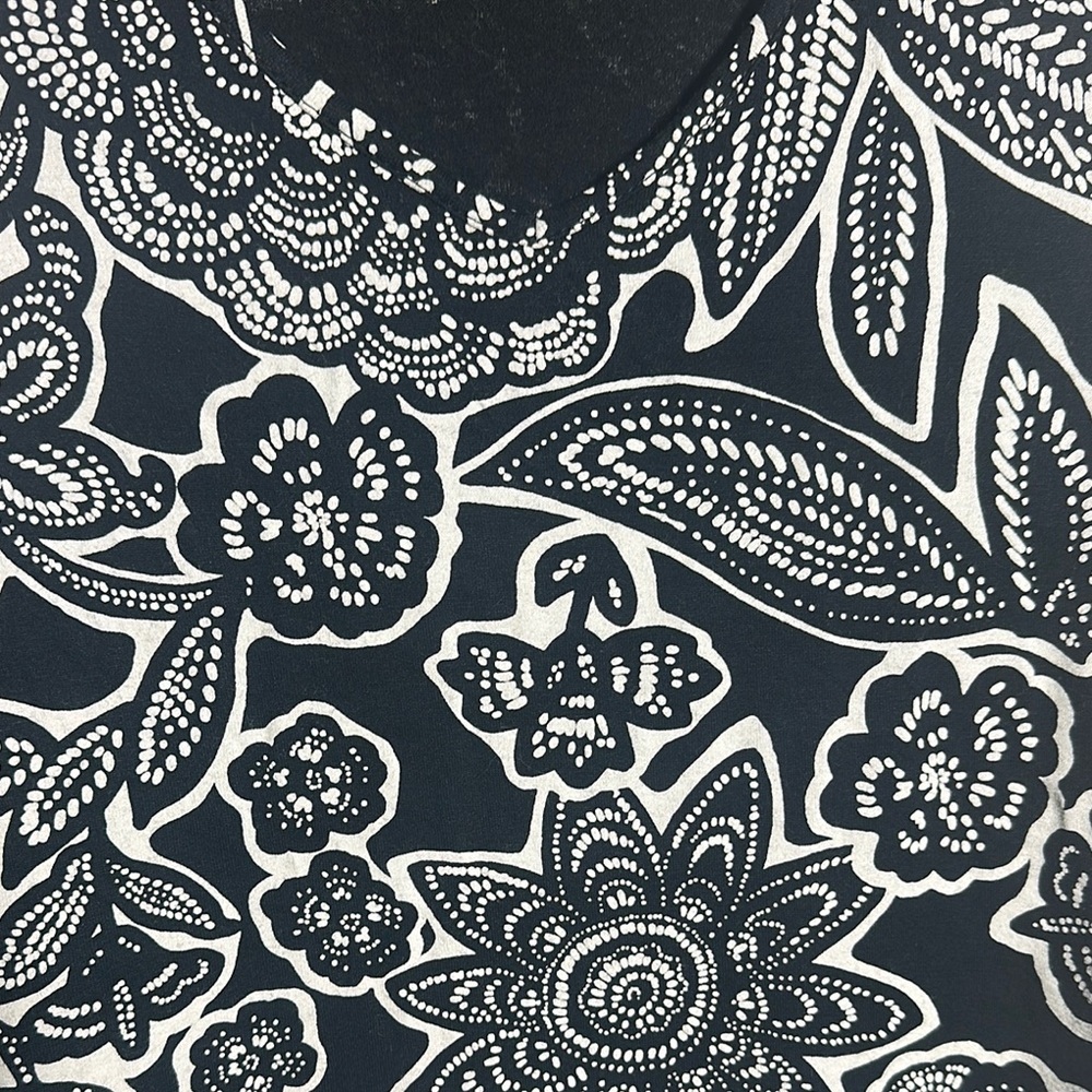 J Jill Wearever Floral Black and White Sleeveless Top | XS - Picture 3 of 4